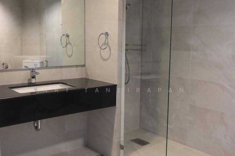 Ruamsuk Condominium, Bangkok, 12 Soi Athakravi, Khong Tan, Khlong Toei, Bangkok, 4 Bedrooms, 330 sqm, Condo For Rent, by Nat Tantirapan, 500574362 - DDproperty.com