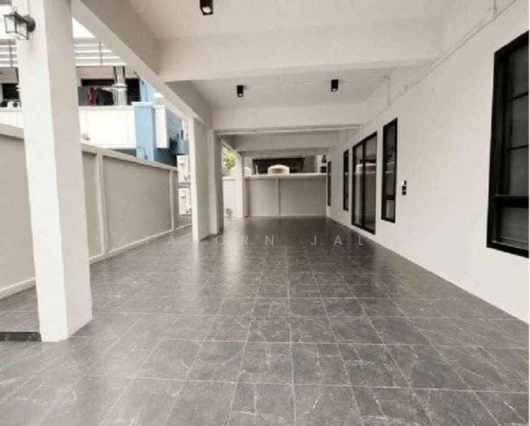 4-BR Townhouse, Bangkok, Din Daeng, Bangkok, 4 Bedrooms, 360 sqm, Townhouse For Rent, by Sataporn Jalao, 500574370 - DDproperty.com