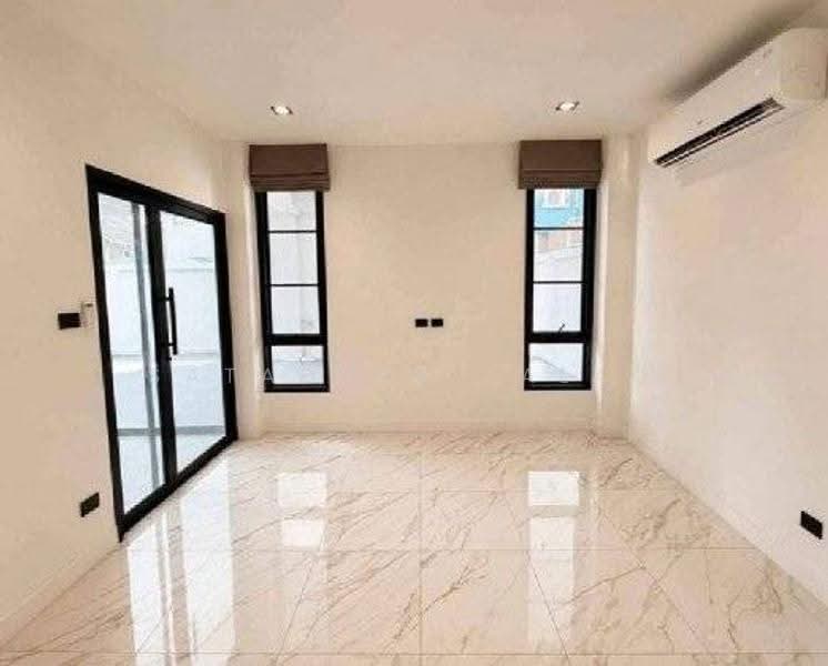 4-BR Townhouse, Bangkok, Din Daeng, Bangkok, 4 Bedrooms, 360 sqm, Townhouse For Rent, by Sataporn Jalao, 500574370 - DDproperty.com