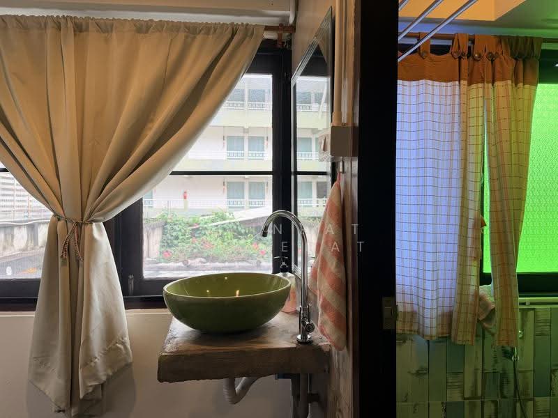 Guest house in old town Chiang Mai, Chiang Mai, Phra Singh, Muang Chiang Mai, Chiang Mai, , 200 sqm, Shophouse For Rent, by Sirinrat Maneerat, 500574505 - DDproperty.com