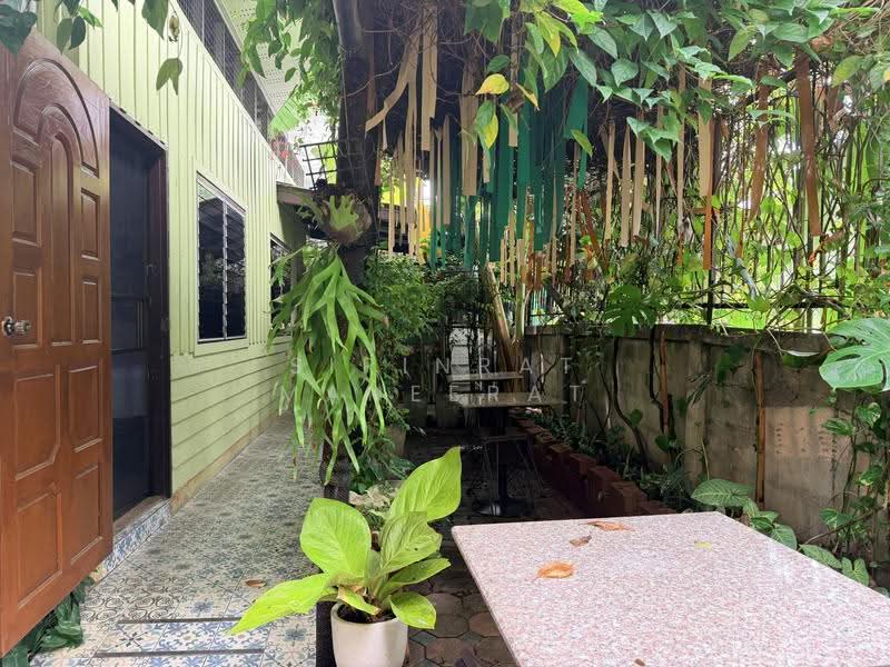 Guest house in old town Chiang Mai, Chiang Mai, Phra Singh, Muang Chiang Mai, Chiang Mai, , 200 sqm, Shophouse For Rent, by Sirinrat Maneerat, 500574505 - DDproperty.com