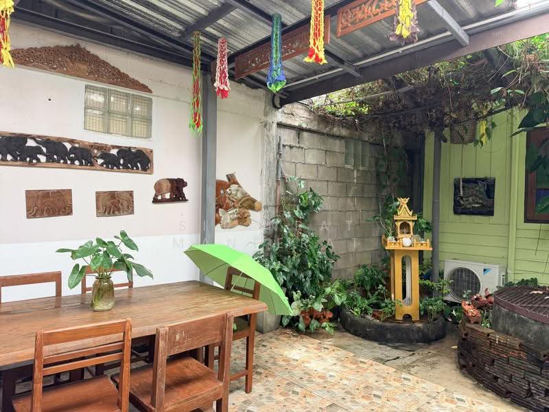 Guest house in old town Chiang Mai, Chiang Mai, Phra Singh, Muang Chiang Mai, Chiang Mai, , 200 sqm, Shophouse For Rent, by Sirinrat Maneerat, 500574505 - DDproperty.com