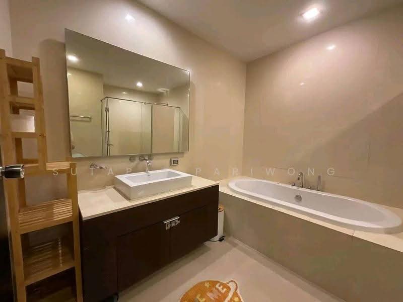 The Madison, Bangkok, Sukhumvit 41, Khlong Tan Nua, Watthana, Bangkok, 2 Bedrooms, 150 sqm, Condo For Rent, by Sutapat Pariwong, 500574565 - DDproperty.com