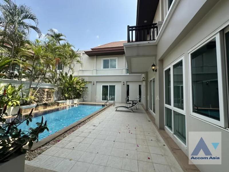 Private Swimming Pool 4 Bedrooms House for Rent in Sukhumvit, Bangkok near BTS Thong Lo at Exclusive, Bangkok, Khlong Tan Nua, Watthana, Bangkok, 4 Bedrooms, 450 sqm, Single Detached House For Rent, by Accom Asia, 500574577 - DDproperty.com