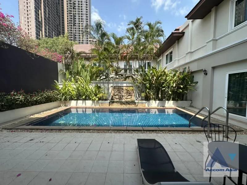 Private Swimming Pool 4 Bedrooms House for Rent in Sukhumvit, Bangkok near BTS Thong Lo at Exclusive, Bangkok, Khlong Tan Nua, Watthana, Bangkok, 4 Bedrooms, 450 sqm, Single Detached House For Rent, by Accom Asia, 500574577 - DDproperty.com