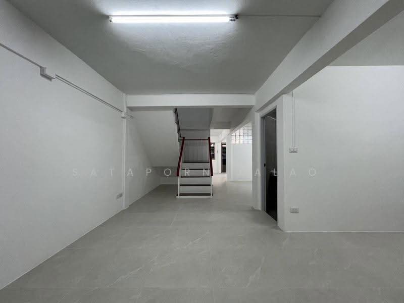 3-BR Townhouse, Bangkok, Din Daeng, Din Daeng, Bangkok, 3 Bedrooms, 140 sqm, Townhouse For Rent, by Sataporn Jalao, 500574585 - DDproperty.com