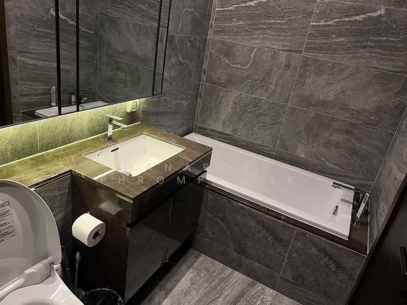 The Esse Sukhumvit 36, Bangkok, Soi Sukhumvit 36, Sukhumvit Road, Phra Kanong, Khlong Toei, Bangkok, 1 Bedroom, 38 sqm, Condo For Sale, by Manapong Phromphitak, 500574586 - DDproperty.com