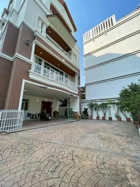Baan Sansiri Sukhumvit 67, Bangkok, 32 Soi Sukhumvit 67, Phra Kanong Nua, Watthana, Bangkok, 4 Bedrooms, 439 sqm, Single Detached House For Rent, by Sataporn Jalao, 500574626 - DDproperty.com