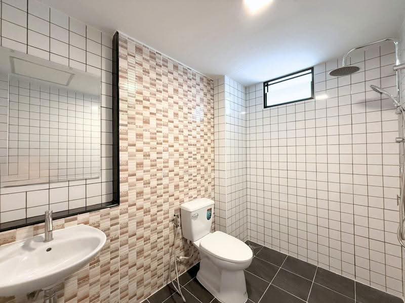 Chomfah warangkul Klong 2, Pathum Thani, Prachathipat, Thanyaburi, Pathum Thani, 3 Bedrooms, 100 sqm, Townhouse For Sale, by คุณนา, 500574665 - DDproperty.com