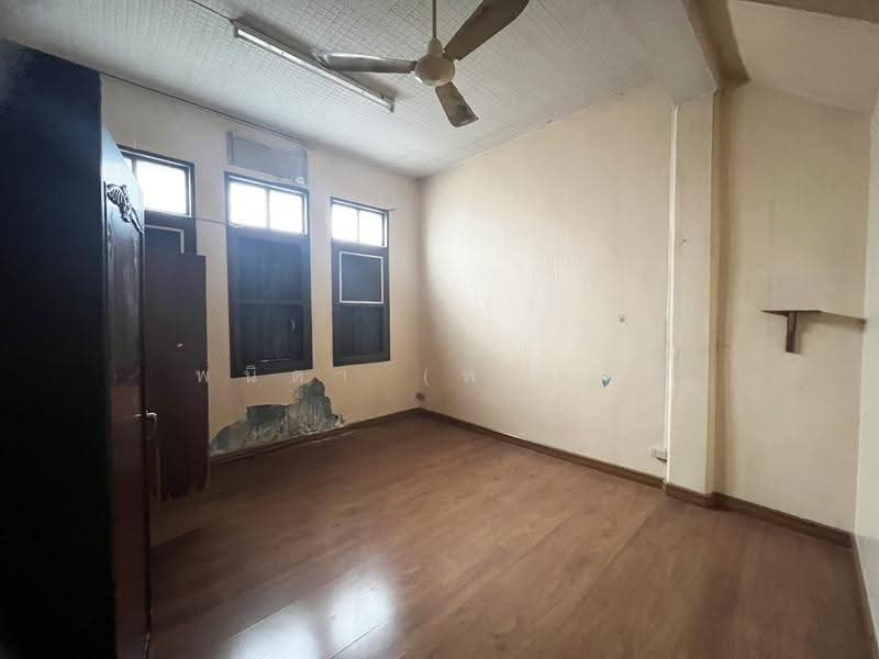 ตึกแถวริมถนนจักรเพชร, Bangkok, จักรเพชร, Wang Burapaphirom, Phra Nakhon, Bangkok, , 200 sqm, Shophouse For Sale, by พนิดา (พลอย), 500574713 - DDproperty.com