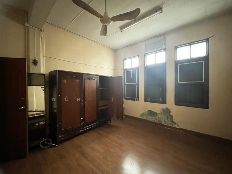 ตึกแถวริมถนนจักรเพชร, Bangkok, จักรเพชร, Wang Burapaphirom, Phra Nakhon, Bangkok, , 200 sqm, Shophouse For Sale, by พนิดา (พลอย), 500574713 - DDproperty.com