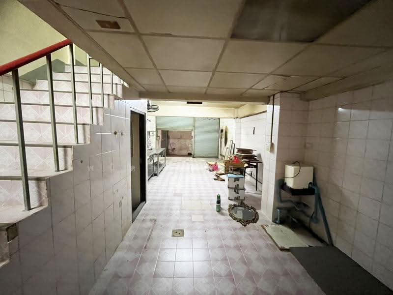 ตึกแถวริมถนนจักรเพชร, Bangkok, จักรเพชร, Wang Burapaphirom, Phra Nakhon, Bangkok, , 200 sqm, Shophouse For Sale, by พนิดา (พลอย), 500574713 - DDproperty.com