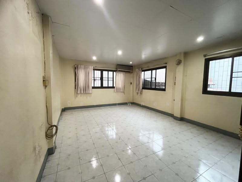 ตึกแถวริมถนนจักรเพชร, Bangkok, จักรเพชร, Wang Burapaphirom, Phra Nakhon, Bangkok, , 200 sqm, Shophouse For Sale, by พนิดา (พลอย), 500574713 - DDproperty.com