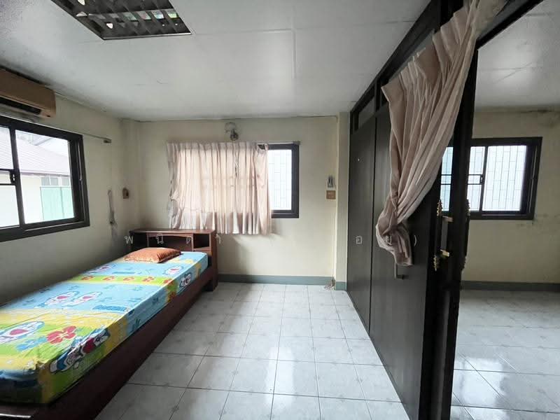 ตึกแถวริมถนนจักรเพชร, Bangkok, จักรเพชร, Wang Burapaphirom, Phra Nakhon, Bangkok, , 200 sqm, Shophouse For Sale, by พนิดา (พลอย), 500574713 - DDproperty.com