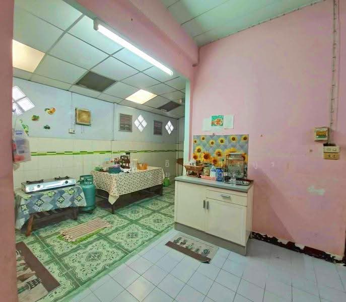 หมู่บ้านอยู่เจริญ ซอยเทิดราชัน 47, Bangkok, Si Khan, Don Mueang, Bangkok, 4 Bedrooms, 96 sqm, Townhouse For Sale, by ภัทรนัน อิศรางกูร ณ อยุธยา, 500574790 - DDproperty.com