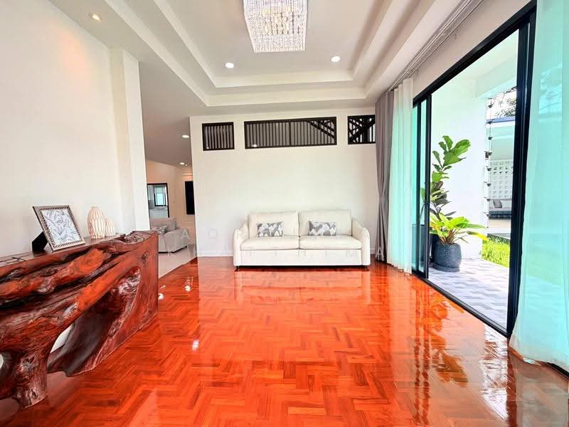 S2839 | Modern Pool Villa with 5 Bedrooms Near International Schools, Mae Hia–Hang Dong, Chiang Mai, Nong Kwai, Hang Dong, Chiang Mai, 5 Bedrooms, 330 sqm, Single Detached House For Sale, by Aornjira Khatthima, 500574836 - DDproperty.com