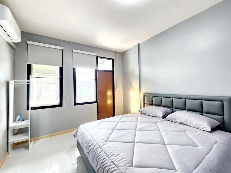 Baan Yu Charoen Ratchadaphisek 18, Bangkok, รัชดาภิเษก, Huai Khwang, Bangkok, 3 Bedrooms, 170 sqm, Townhouse For Rent, by Airada Parasarn, 500574885 - DDproperty.com