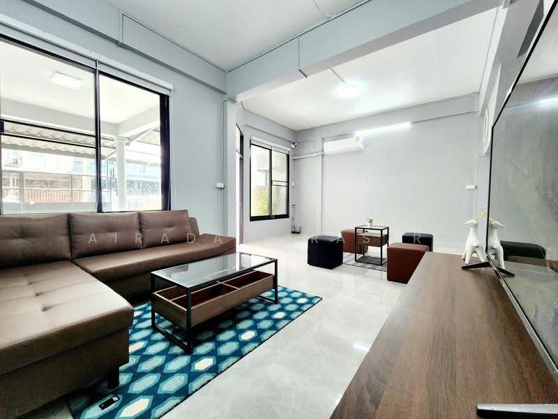 Baan Yu Charoen Ratchadaphisek 18, Bangkok, รัชดาภิเษก, Huai Khwang, Bangkok, 3 Bedrooms, 170 sqm, Townhouse For Rent, by Airada Parasarn, 500574885 - DDproperty.com
