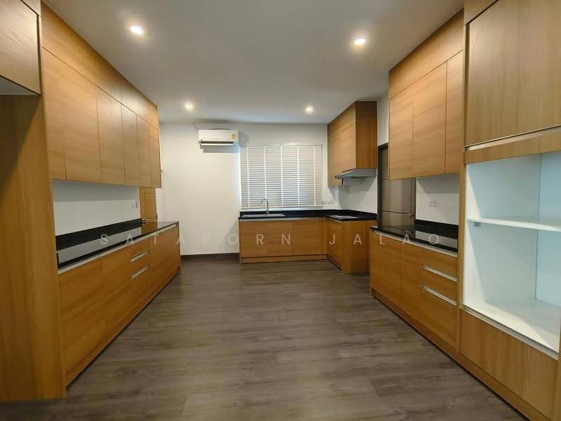 4-BR House, Bangkok, Phra Kanong Nua, Watthana, Bangkok, 4 Bedrooms, 330 sqm, Single Detached House For Rent, by Sataporn Jalao, 500574898 - DDproperty.com