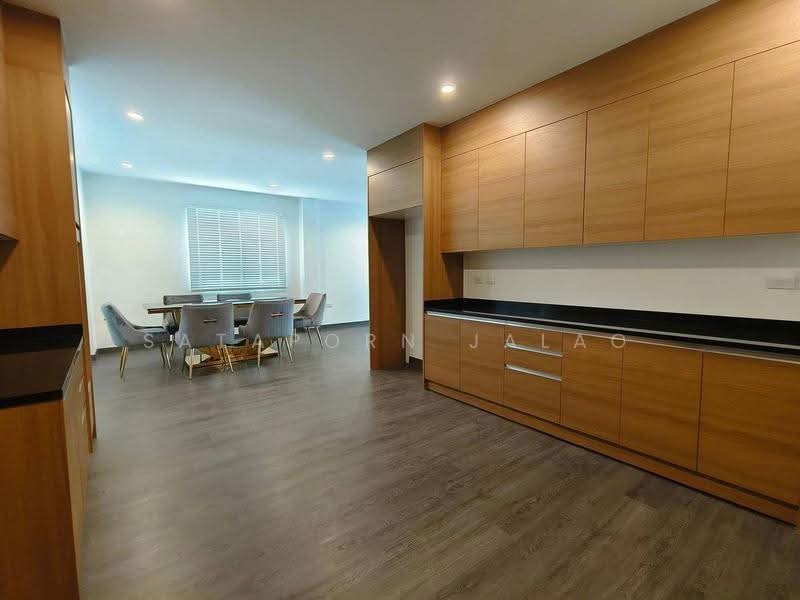 4-BR House, Bangkok, Phra Kanong Nua, Watthana, Bangkok, 4 Bedrooms, 330 sqm, Single Detached House For Rent, by Sataporn Jalao, 500574898 - DDproperty.com