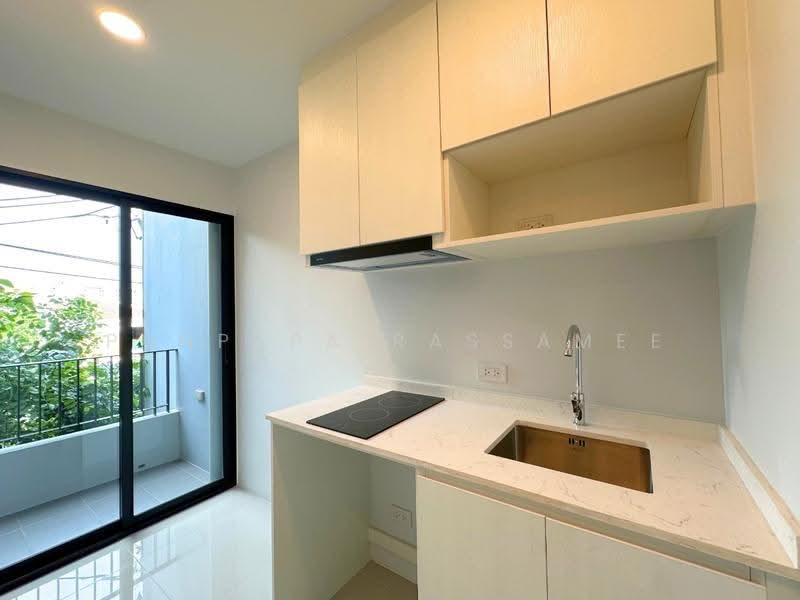 ESQUE Sukhumvit 101/1, Bangkok, Soi Wachiratham Sathit 25, Bang Chak, Phra Khanong, Bangkok, 1 Bedroom, 27 sqm, Condo For Sale, by Punpapa Rassamee, 500574924 - DDproperty.com