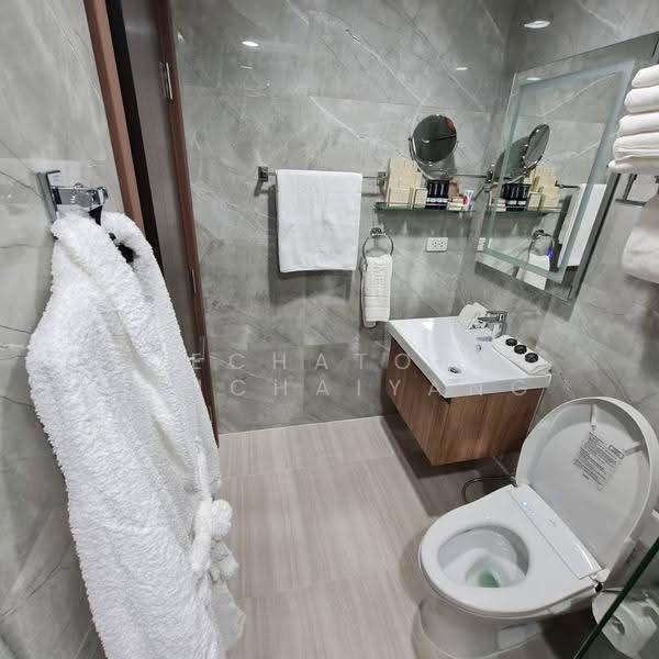 The Base Park East Sukhumvit 77, bangkok, 99 Soi Pridi Banomyong 2, Phra Kanong Nua, Watthana, Bangkok, 1 Bedroom, 31 sqm, Condo For Rent, by Dechatorn Chichaiyang, 500574946 - DDproperty.com