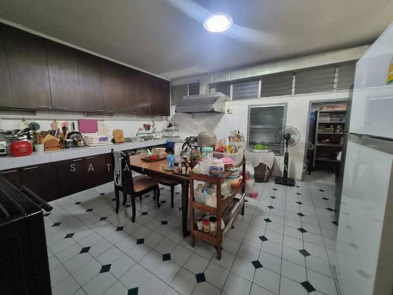 7-BR Townhouse, Bangkok, Bang Pong Pang, Yan Nawa, Bangkok, 7 Bedrooms, 350 sqm, Townhouse For Sale, by Sataporn Jalao, 500574978 - DDproperty.com