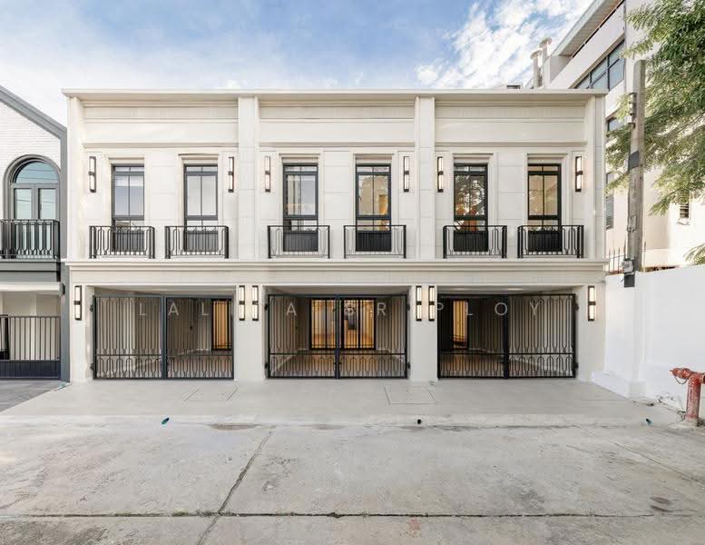 Ekkamai Townhome, Pridi Banomyong 42 (Sukhumvit 71), Bangkok, Khlong Tan Nua, Watthana, Bangkok, 3 Bedrooms, 192 sqm, Townhouse For Sale, by Lalita Sriploy, 500575023 - DDproperty.com