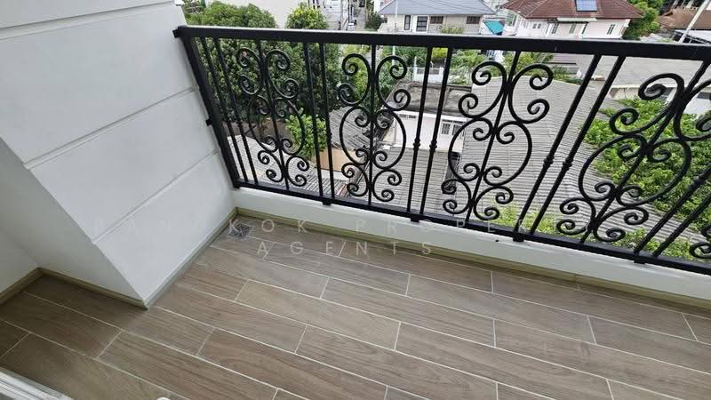 GM Residence, Bangkok, Soi Ekkamai 18, Khlong Tan Nua, Watthana, Bangkok, 3 Bedrooms, 220 sqm, Condo For Rent, by BANGKOK PROPERTY AGENTS, 500575438 - DDproperty.com