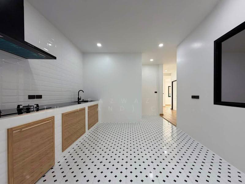 Renovated 2BR Corner House in Ratsada Phuket | Near Central Phuket & Hospital, phuket, Ratsada, Muang Phuket, Phuket, 2 Bedrooms, 95 sqm, Single Detached House For Sale, by Fazwaz (Thailand) Co., Ltd., 500575471 - DDproperty.com