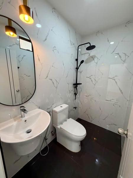 บ้านรีโนเวทใหม่ 2 ห้องนอน รัษฎา ภูเก็ต | แปลงมุม ใกล้ Central Phuket, ภูเก็ต, รัษฎา, เมืองภูเก็ต, ภูเก็ต, 95 ตร.ม., บ้านเดี่ยว ขาย, โดย Fazwaz (Thailand) Co., Ltd., 500575471 - DDproperty.com