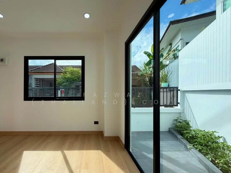 Renovated 2BR Corner House in Ratsada Phuket | Near Central Phuket & Hospital, phuket, Ratsada, Muang Phuket, Phuket, 2 Bedrooms, 95 sqm, Single Detached House For Sale, by Fazwaz (Thailand) Co., Ltd., 500575471 - DDproperty.com