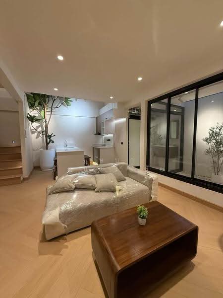 รีโนเวทใหม่ทั้งหลัง ทำเล MRTภาวนา ขายทาวน์โฮม 2 ชั้น บ้านสวย ทำเลดี พร้อมอยู่, Bangkok, ลาดพร้าว, Chan Kasem, Chatuchak, Bangkok, 3 Bedrooms, 144 sqm, Townhouse For Sale, by บุษบา รัตนวงษ์ชัย, 500575523 - DDproperty.com