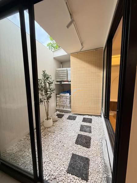 รีโนเวทใหม่ทั้งหลัง ทำเล MRTภาวนา ขายทาวน์โฮม 2 ชั้น บ้านสวย ทำเลดี พร้อมอยู่, กรุงเทพ, ลาดพร้าว, จันทรเกษม, จตุจักร, กรุงเทพ, 144 ตร.ม., ทาวน์เฮ้าส์ ขาย, โดย บุษบา รัตนวงษ์ชัย, 500575523 - DDproperty.com