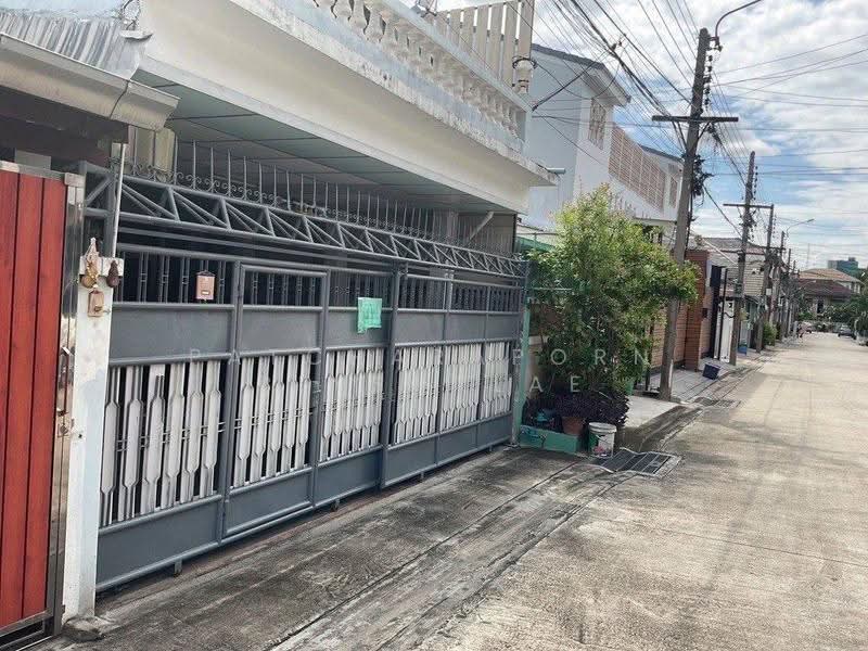 3-BR Townhouse, Bangkok, Jom Phon, Chatuchak, Bangkok, 3 Bedrooms, 150 sqm, Townhouse For Sale, by Patcharaporn Binsorlae, 500575524 - DDproperty.com