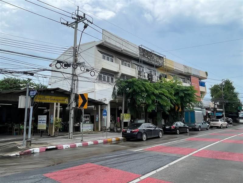 อาคารพาณิชย์ 3.5 ชั้น 36 ตร.ว. อาคารพาณิชย์ อยู่ระหว่างซอยสวนสยาม24 และ26 ติดถนนสวนสยาม, กรุงเทพ, ถนนสวนสยาม, คันนายาว, กรุงเทพ, 180 ตร.ม., ตึกแถว-อาคารพาณิชย์ ขาย, โดย คุณ วรรณภา หึกขุนทด (กุ๊ก), 500575528 - DDproperty.com