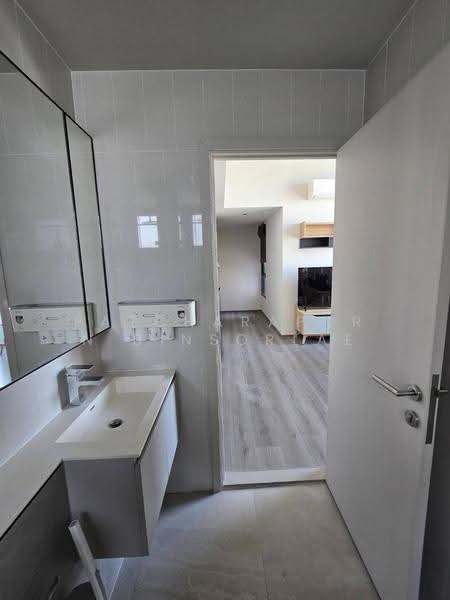 The Reserve Phahol-Pradipat, Bangkok, Soi Pradipat 23, Samsen Nai, Phaya Thai, Bangkok, 1 Bedroom, 44 sqm, Condo For Sale, by Patcharaporn Binsorlae, 500575529 - DDproperty.com