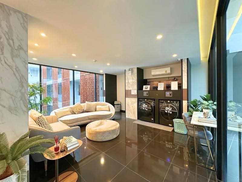 ESQUE Sukhumvit 101/1, Bangkok, Soi Wachiratham Sathit 25, Bang Chak, Phra Khanong, Bangkok, 1 Bedroom, 33 sqm, Condo For Sale, by Punpapa Rassamee, 500575599 - DDproperty.com