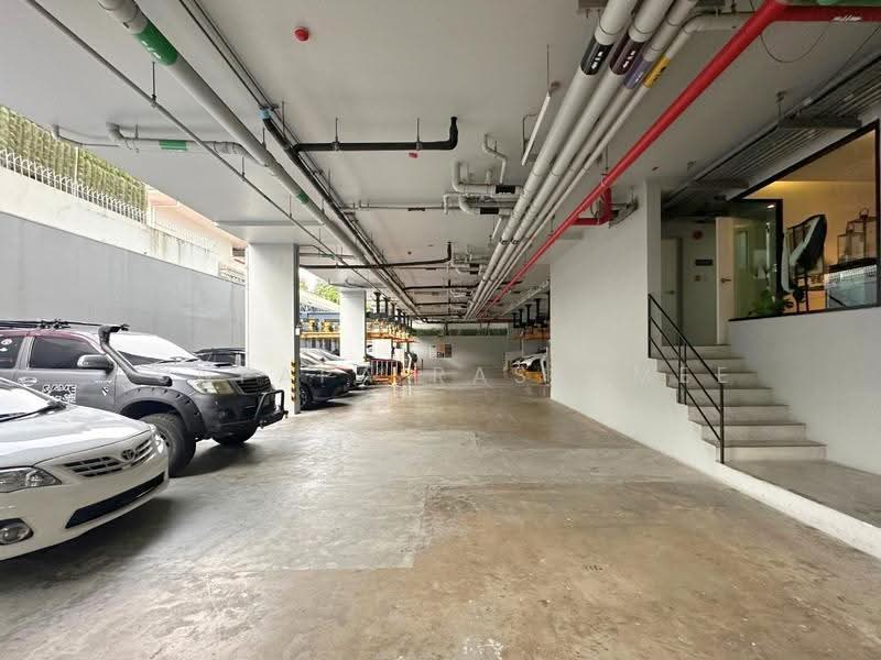 ESQUE Sukhumvit 101/1, Bangkok, Soi Wachiratham Sathit 25, Bang Chak, Phra Khanong, Bangkok, 1 Bedroom, 33 sqm, Condo For Sale, by Punpapa Rassamee, 500575599 - DDproperty.com