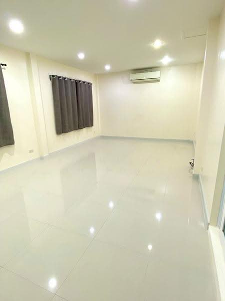 Vararom Minburi, Bangkok, Soi Rat Uthit 16, Rat Uthit Road, Saen Sab, Min Buri, Bangkok, 4 Bedrooms, 280 sqm, Single Detached House For Sale, by Saowaluk Anupong, 500575691 - DDproperty.com