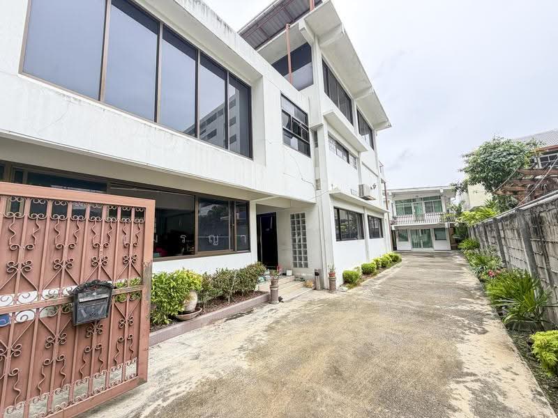 ปรีดีพนมยงค์ 37, กรุงเทพ, สุขุมวิท 71, คลองตันเหนือ, วัฒนา, กรุงเทพ, 400 ตร.ม., บ้านเดี่ยว ขาย, โดย อมรญา ทองสุข, 500575757 - DDproperty.com