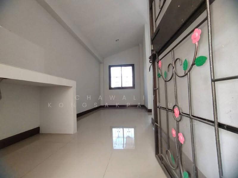 For Sale: Single-story detached house, corner unit, at Pensiri Place Suwinthawong - Suvarnabhumi, Bangkok, สุวินทวงศ์, Lam Toi Ting, Nong Chok, Bangkok, 3 Bedrooms, 150 sqm, Single Detached House For Sale, by CHAWALIT KONGSAKPAIBUL, 500575921 - DDproperty.com