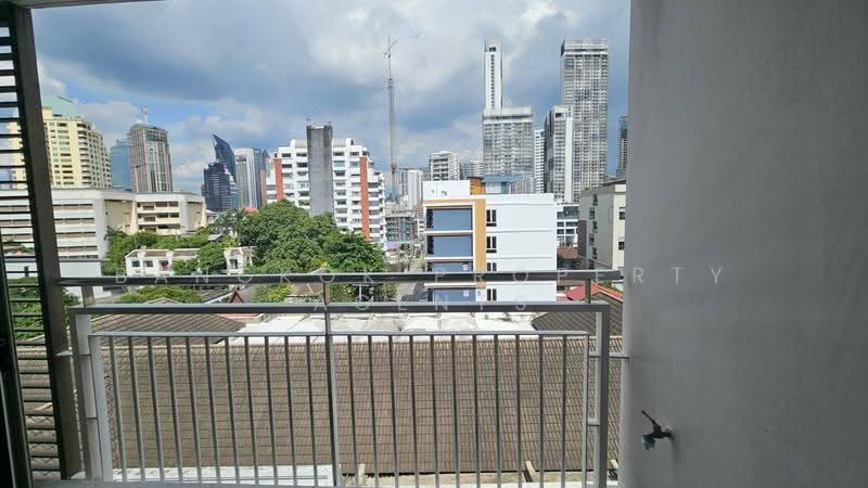 Y.O. Place, Bangkok, 223 Soi Sai Nam Thip 2, Khlong Toei, Bangkok, 1 Bedroom, 58 sqm, Condo For Rent, by BANGKOK PROPERTY AGENTS, 500575934 - DDproperty.com