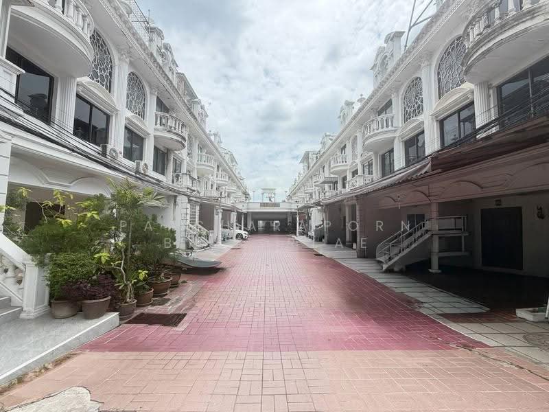 undefined, Bangkok, Khlong Tan Nua, Watthana, Bangkok, 3 Bedrooms, 250 sqm, Townhouse For Sale, by Patcharaporn Binsorlae, 500575939 - DDproperty.com