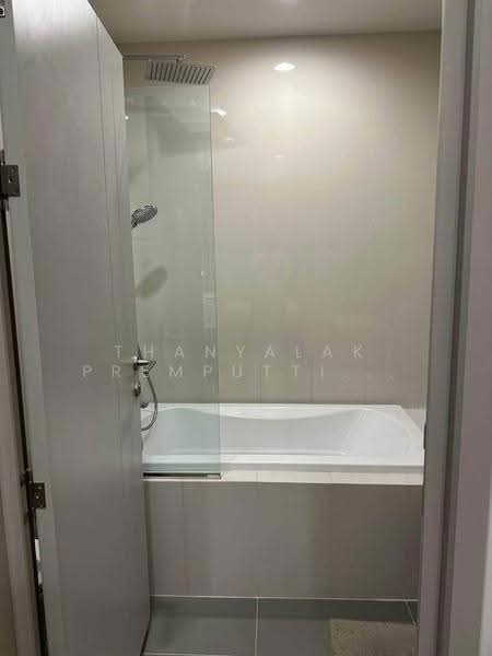 Oka Haus Sukhumvit 36, Bangkok, 3399 Rama 4 Road, Khong Tan, Khlong Toei, Bangkok, 1 Bedroom, 35 sqm, Condo For Rent, by Thanyalak Premputtiphan, 500575964 - DDproperty.com