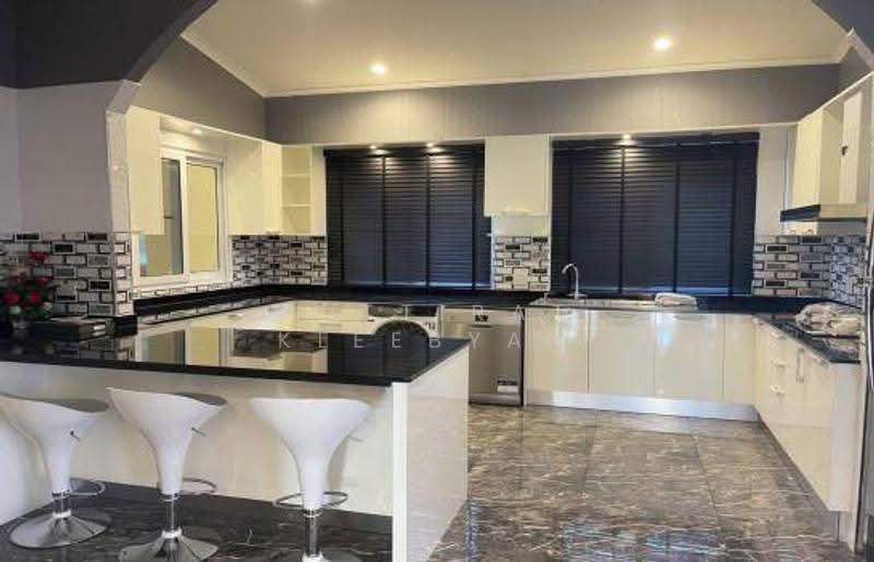5-BR House, Chon Buri (Pattaya), Poong, Bang Lamung (Pattaya), Chon Buri (Pattaya), 5 Bedrooms, 364 sqm, Single Detached House For Sale, by Puttirat Kleebyam, 500575966 - DDproperty.com