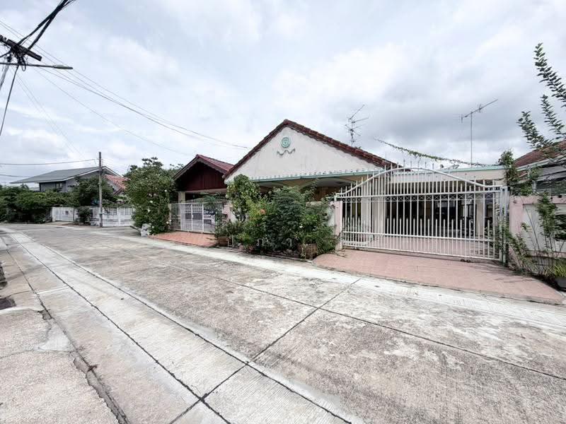 Chonlada Bangbuathong, Nonthaburi, Bang Kruai - Sai Noi Road, Bang Bua Thong, Bang Bua Thong, Nonthaburi, 3 Bedrooms, 140 sqm, Single Detached House For Sale, by ภัสสร์ปภา นิลคช, 500575989 - DDproperty.com