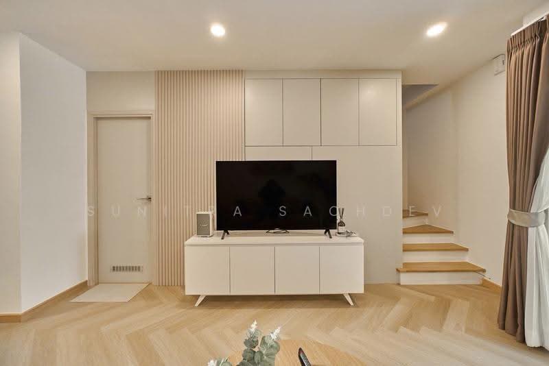 Patio Pattanakarn 38, Bangkok, Soi Phatthanakan 38 Phatthanakan Road, Suan Luang, Bangkok, 3 Bedrooms, 160 sqm, Townhouse For Rent, by Sunitra Sachdev, 500576056 - DDproperty.com