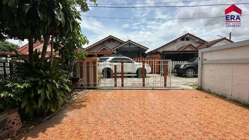 ขายด่วน บ้านเดี่ยวชั้นเดียว หมู่บ้านพฤษชาติ วิลล่า 2 ศรีราชา 51 ตร.ว. 3 ห้องนอน สุรศักดิ์, Chon Buri (Pattaya), Surasak, Si Racha, Chon Buri (Pattaya), 3 Bedrooms, 121 sqm, Single Detached House For Sale, by ERA Thailand, 500576062 - DDproperty.com