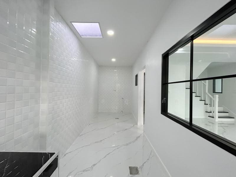 Baan Pruksa B Rangsit - Klong 3, Pathum Thani, Liab Klong Sam Road, Khlong Sam, Khlong Luang, Pathum Thani, 3 Bedrooms, 102 sqm, Townhouse For Sale, by พิมพ์นภัส ภูธนภัทร, 500576109 - DDproperty.com